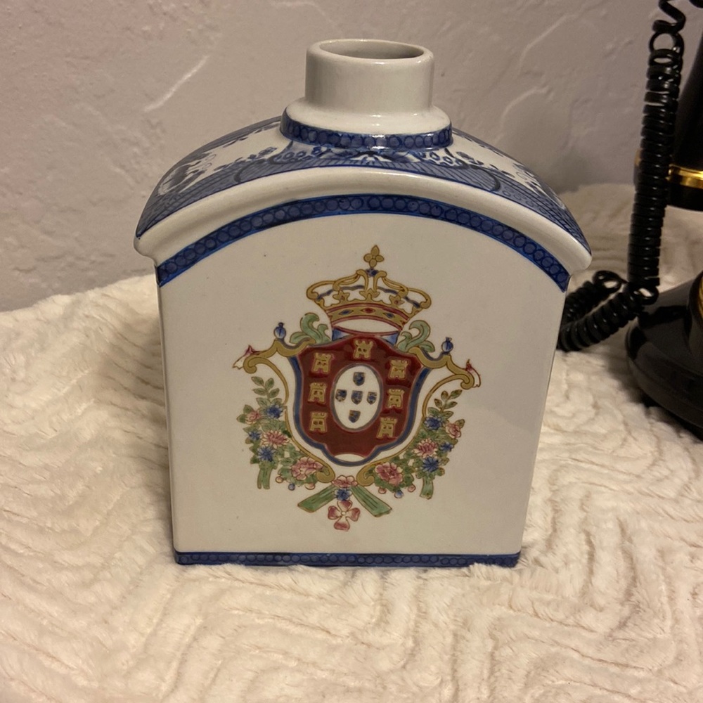 Oriental Accent hand painted porcelain vase